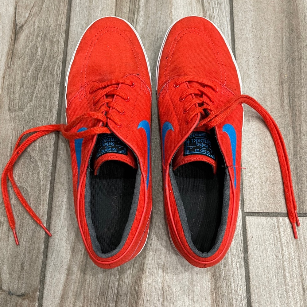 Nike red with blue swish men’s size
